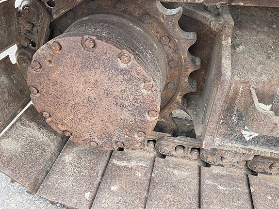 Hitachi ZX 135 US 8 of 12