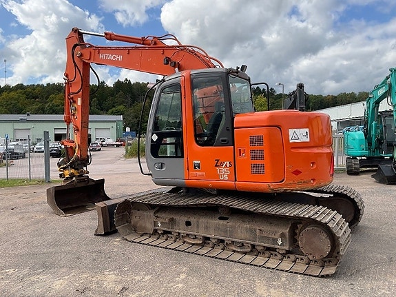 Hitachi ZX 135 US 6 of 12