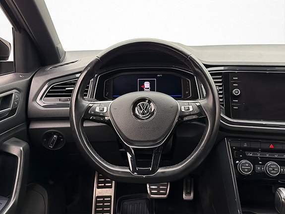Volkswagen T-Roc 13 of 30