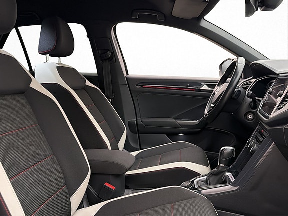 Volkswagen T-Roc 28 of 30