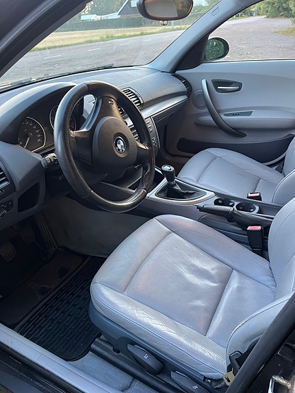 BMW 116i 4 of 5