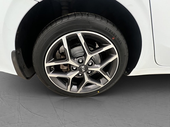 Kia Ceed 30 of 30