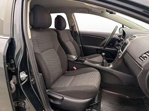 Toyota Avensis 18 of 25