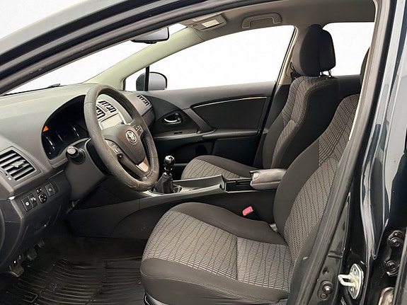 Toyota Avensis 11 of 25