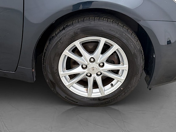 Toyota Avensis 25 of 25