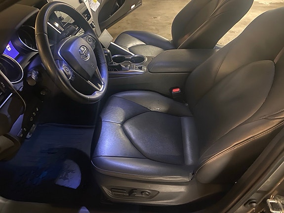 Toyota Camry 12 of 12