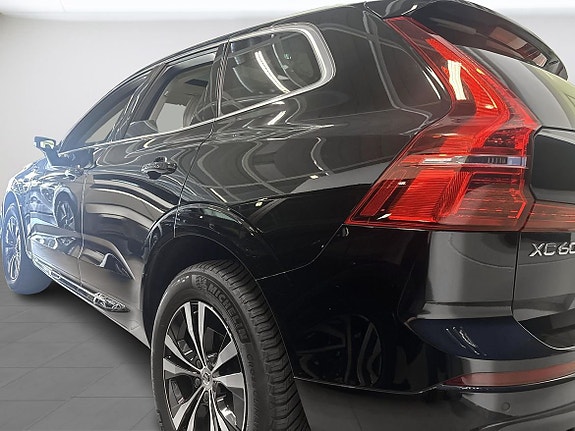 Volvo XC60 2 of 9