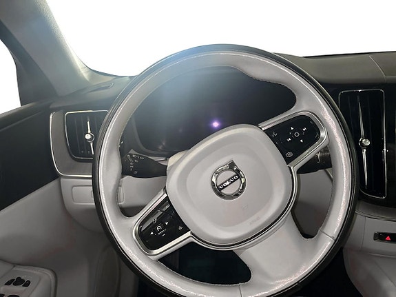 Volvo XC60 7 of 9