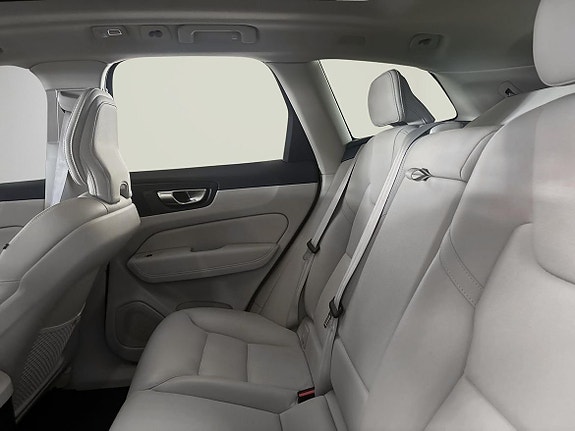 Volvo XC60 5 of 9