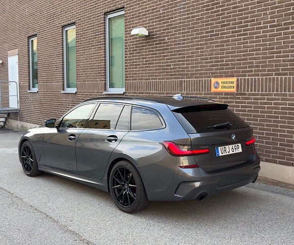 BMW 320d 3 of 17