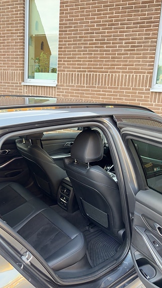BMW 320d 11 of 17