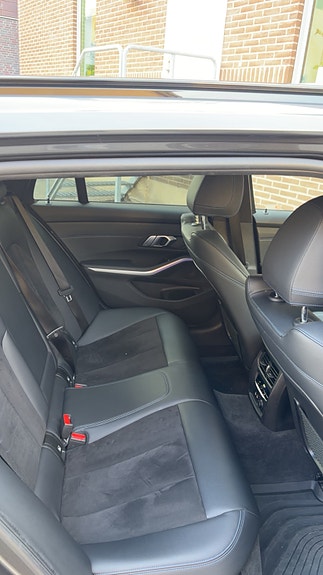 BMW 320d 12 of 17