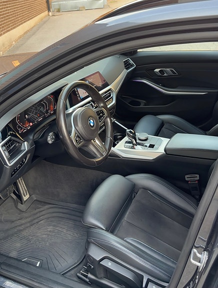 BMW 320d 16 of 17