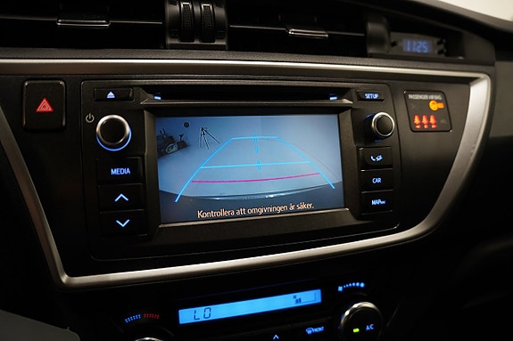 Toyota Auris 15 of 19
