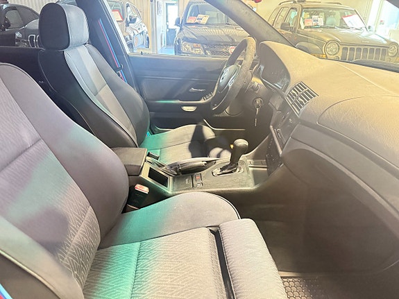 BMW 525 11 of 15