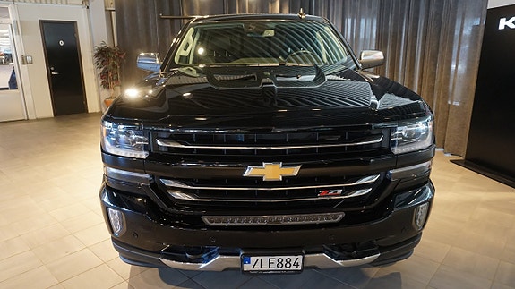 Chevrolet Silverado 1500 2 of 20
