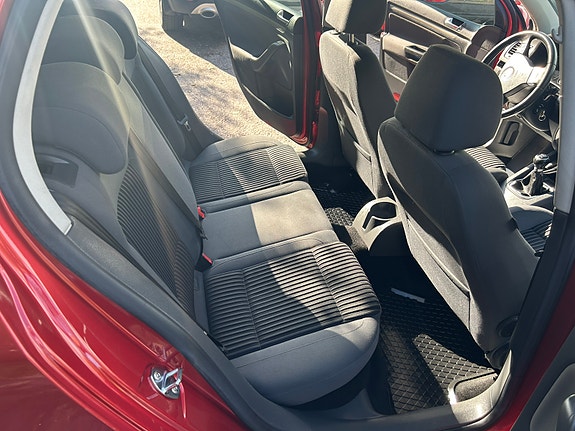 Volkswagen Golf V 7 of 11