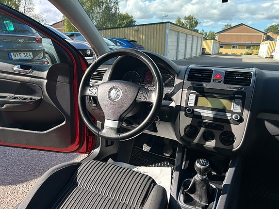 Volkswagen Golf V 10 of 11