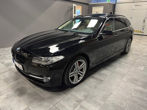 BMW 530i 3 of 12