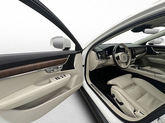 Volvo V90 Cross Country 12 of 30
