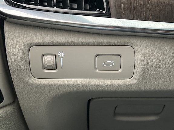 Volvo V90 Cross Country 18 of 30