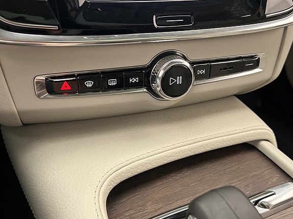 Volvo V90 Cross Country 28 of 30
