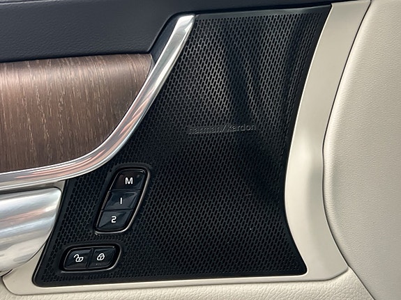 Volvo V90 Cross Country 14 of 30