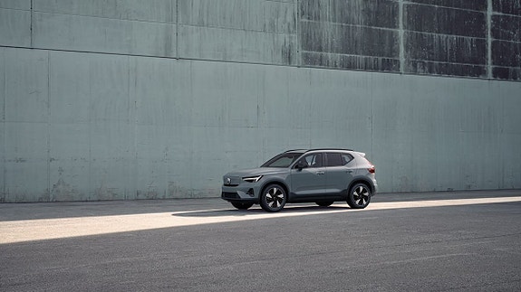 Volvo EX40 12 of 30