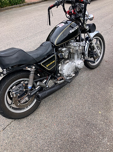 Suzuki 750 gsx L 2 of 4