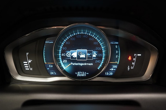 Volvo XC60 12 of 20