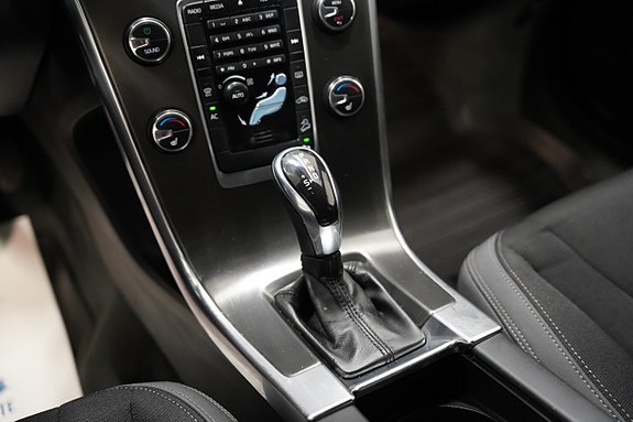 Volvo XC60 13 of 20