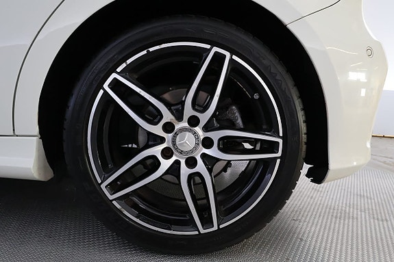 Mercedes-Benz A180 10 of 15