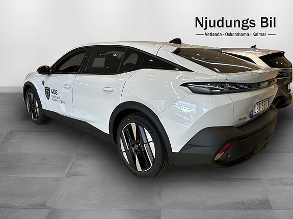 Peugeot 408 2 of 10
