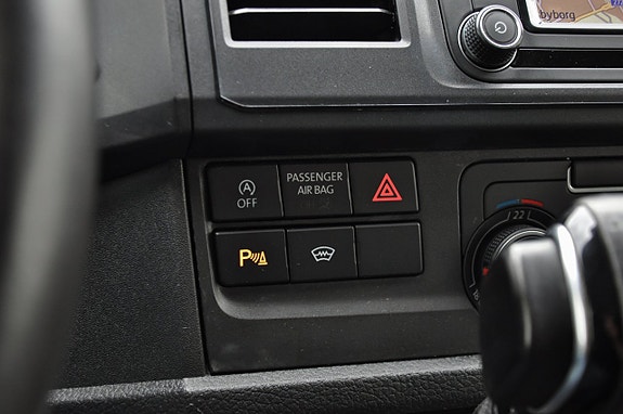 Volkswagen Transporter 10 of 15