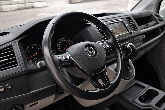 Volkswagen Transporter 6 of 15