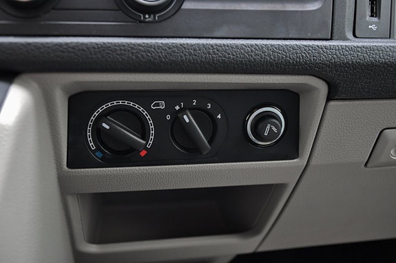 Volkswagen Transporter 11 of 15