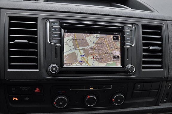 Volkswagen Transporter 9 of 15