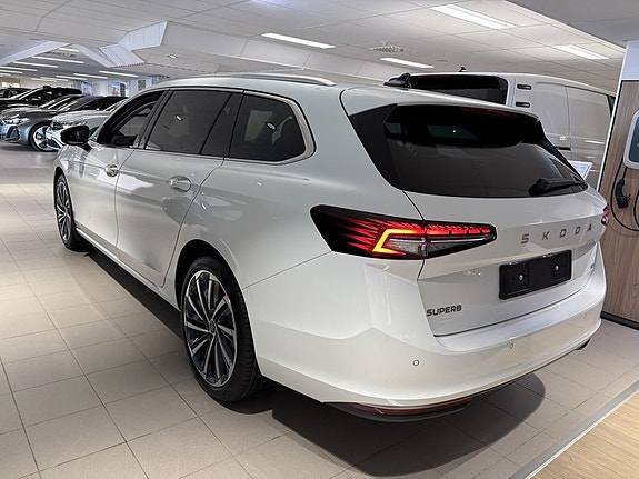 Skoda Superb 4 of 13