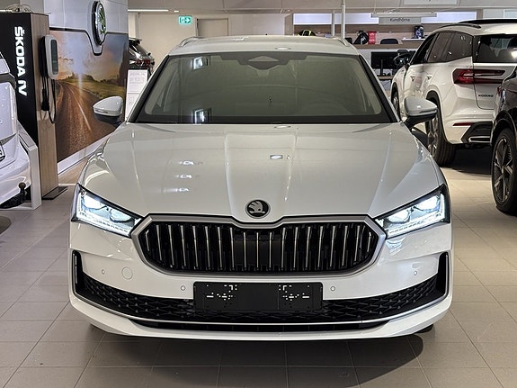 Skoda Superb 3 of 13