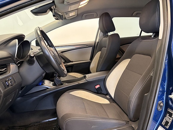 Toyota Avensis 8 of 17