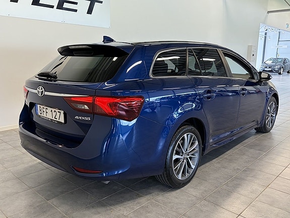 Toyota Avensis 6 of 17