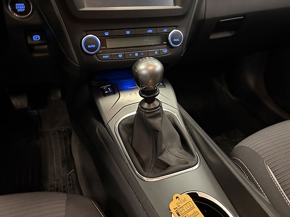 Toyota Avensis 15 of 17