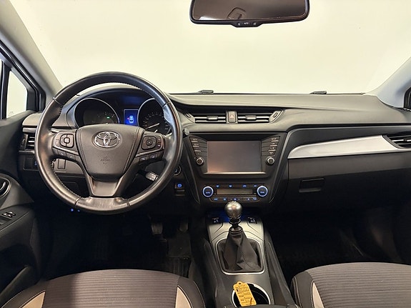 Toyota Avensis 10 of 17