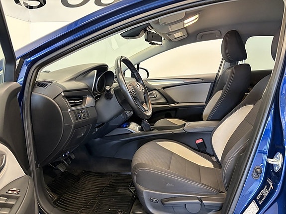 Toyota Avensis 7 of 17