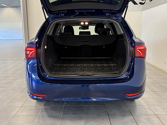 Toyota Avensis 5 of 17