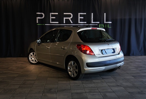 Peugeot 207 3 of 18