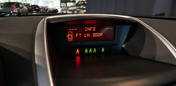 Peugeot 207 13 of 18