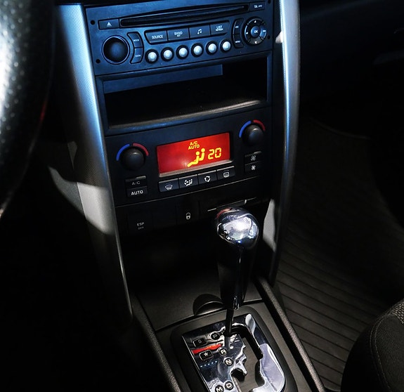 Peugeot 207 14 of 18