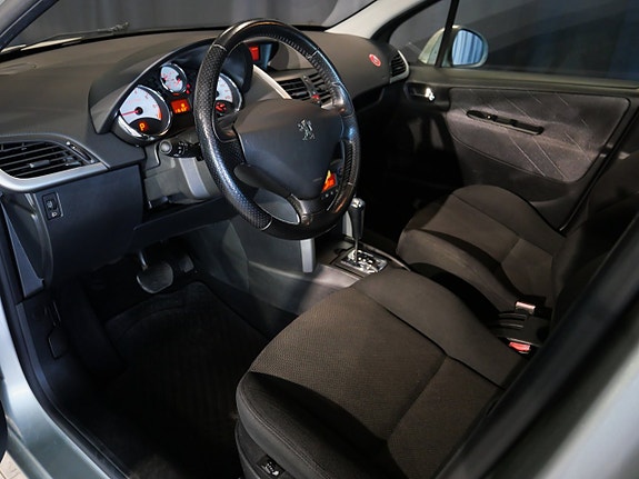 Peugeot 207 8 of 18