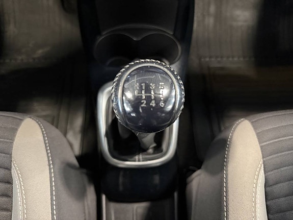Toyota Yaris 17 of 18